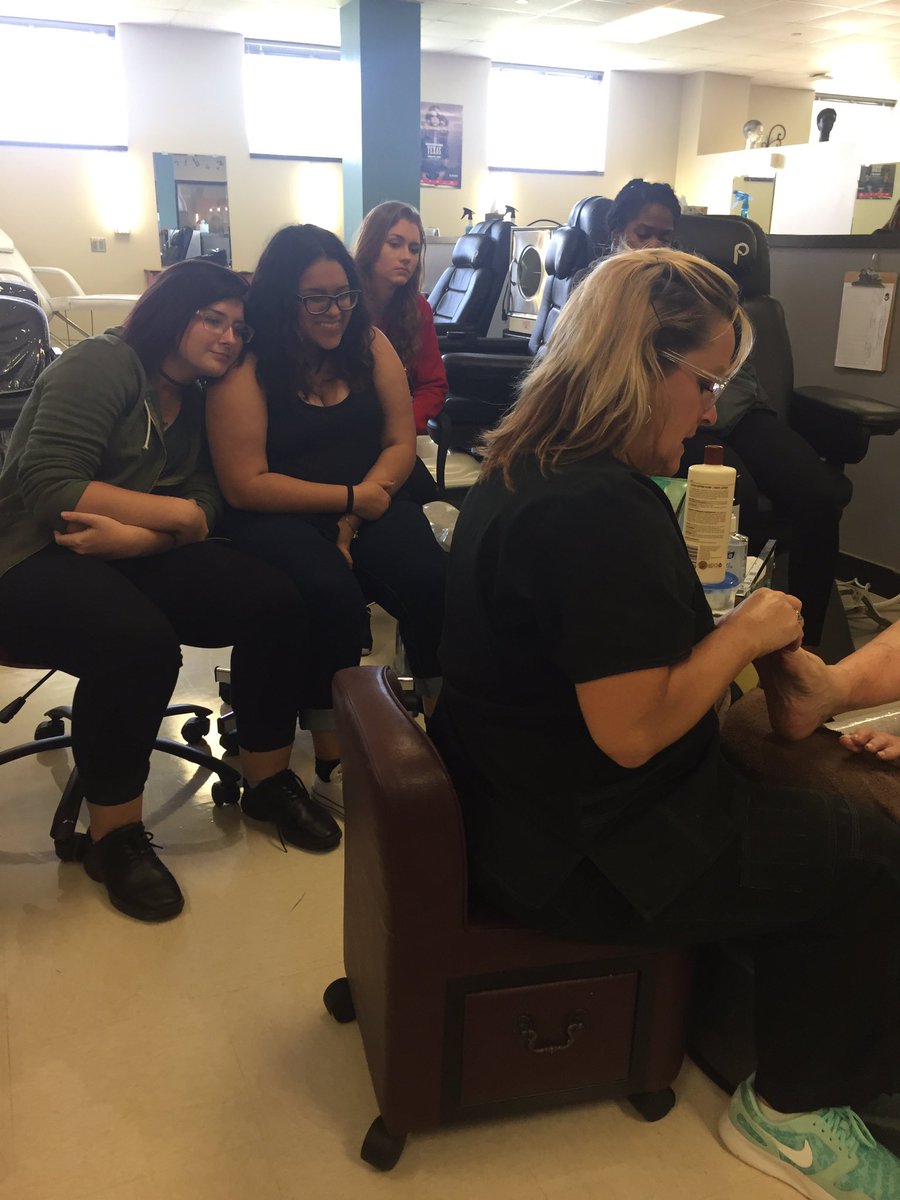 atccosmo2018's tweet photo. mrs b demonstrating pedicures today!! start of infection control😍 https://t.co/HA98iIbXVd