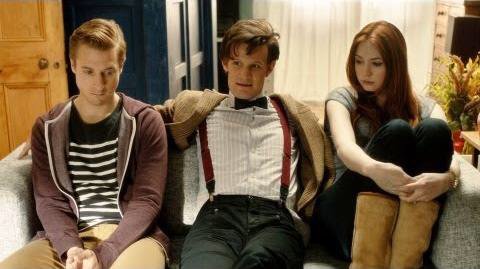 mattsmithisabae's tweet photo. #4YearsSinceThePowerOfThree #EleventhDoctor #Mattsmith #Amypond #KarenGillan #RoryWilliams https://t.co/X5TdGvRSj9