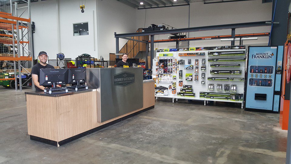 DiggaAustralia's tweet photo. #DIGGA #PROJECTPHOENIX RENOVATION UPDATE!
New Service area coming together.
#Earthmoving #Construction #Drillingauger #Augerdrive #Trencher https://t.co/IfS37eN3dg