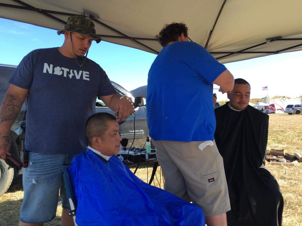 mosawamick's tweet photo. Put'n in work for da young warrior homies at #StandingRock #internationaldayofpeace #fadedid #barberlife https://t.co/8wVEwSLFKY