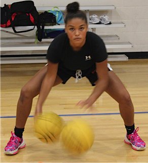 TrainPrimetime's tweet photo. Class of 2020 Combo Guard Jasmine Murray @jsmurray_ Frosh at ASA College putting in work before preseason workouts start. #PrimetimeAthlete https://t.co/yP81fvDO3z