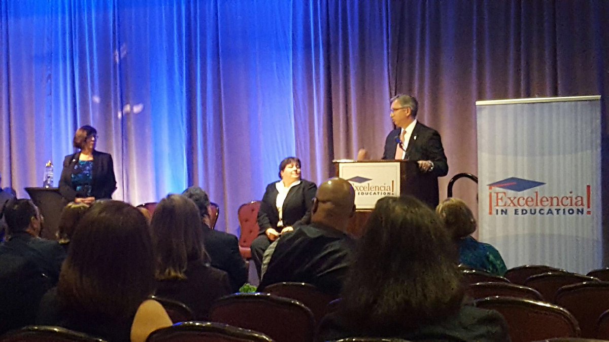 EdExcelencia's tweet photo. @NOVA_Prez #Examples2016 @EdExcelencia congratulates your proven practices for #LatinoStudentSuccess Associate Level Example of Excelencia https://t.co/z7p1eOKkSn