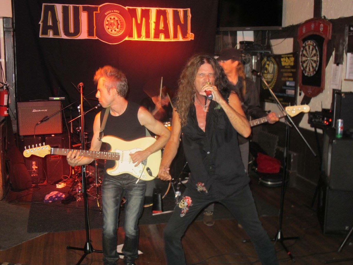 Automan_ca's tweet photo. Had a great show @LinsmoreTavern Fun times Automan is back!! #PitCrewLocal45 https://t.co/nanR4mBGuL