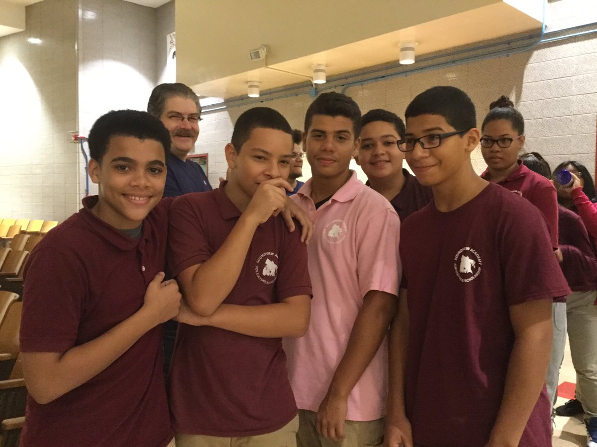 TheSVAway's tweet photo. WOW! Today way an exciting day at SVA! #TheSVAway #making8great #BronxEd https://t.co/RxcrUKv4q1