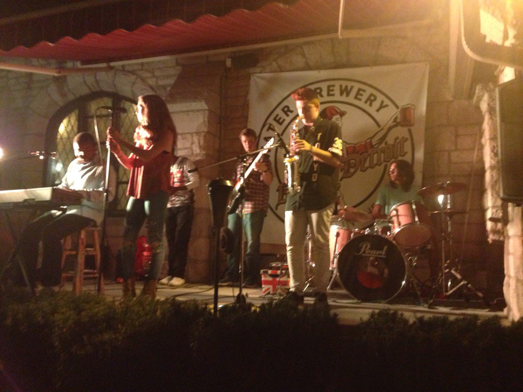 ArtEyeLevel's tweet image. Love these great musicians! #gppkidsrock