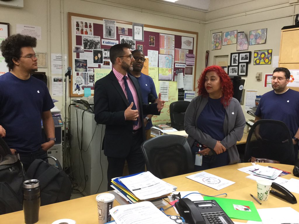 TheSVAway's tweet photo. Earlier this morning, APPLE supporters arrived early for today's rally
#TheSVAway #making8great #BronxEd https://t.co/8KnFl3Msoc