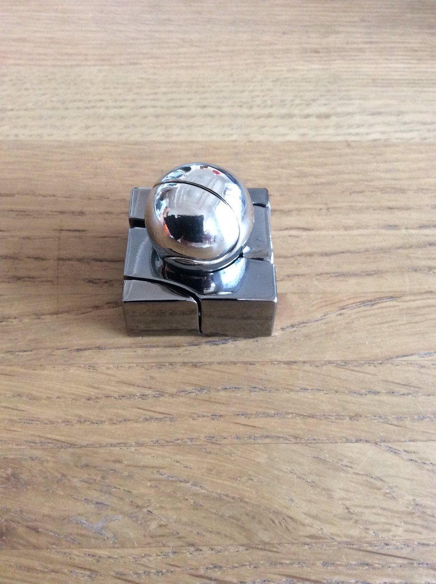 増田聡 Twitterissa はずる キャストマーブル 難易度レベル5 T Co Qhqomp93y6 今日の現実逃避 ふと買ってみた大人の知恵の輪 外れ方と組み方が美しくて解法がわかったあとも何度もやってしまう 他にもいろいろシリーズがある