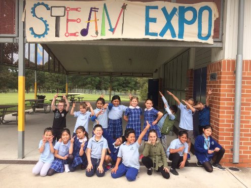 What an amazing EXPO!!!Students and staff have worked so hard on their STEAM projects!!Feeling proud!!! <a href="/CraftyIAnson/">Jennine I'Anson</a> <a href="/dizdarm/">Murat Dizdar</a> <a href="/bendebraun/">Ben de Braun</a>