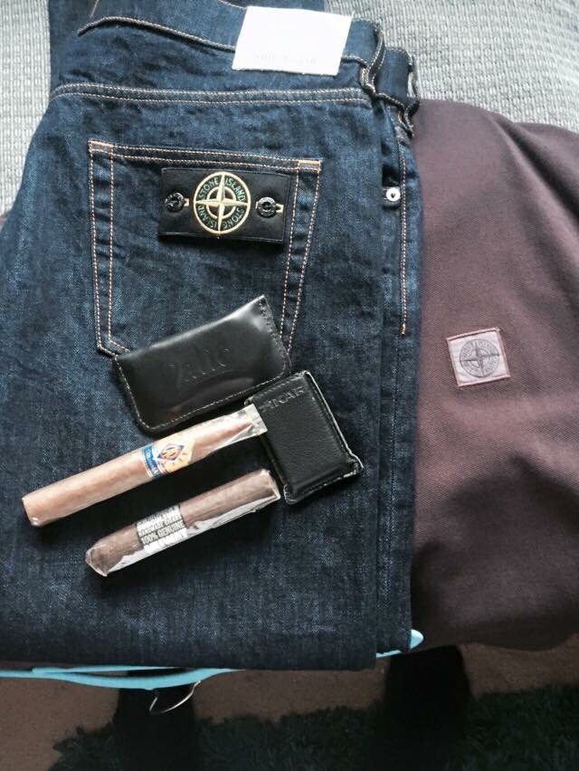 L17aamLiam's tweet photo. @caocigars @drewestatecigar @XIKARinc #paliocutter @Stone_IslandUK @stoneisland @StoneIsland_ @CasualSaturdays @CasualMind_ https://t.co/vDZQRIqhg0