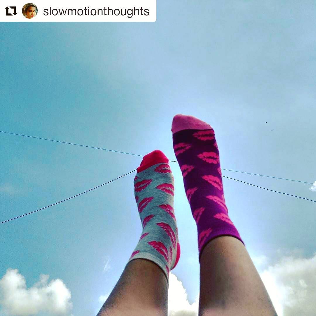 mustangsocks's tweet photo. When the weather is insanely #moody, reach for the skies with your #socksy feet and do the #SockDance!
[via @Woolen_Mittens] https://t.co/EN3BLxX6Xj