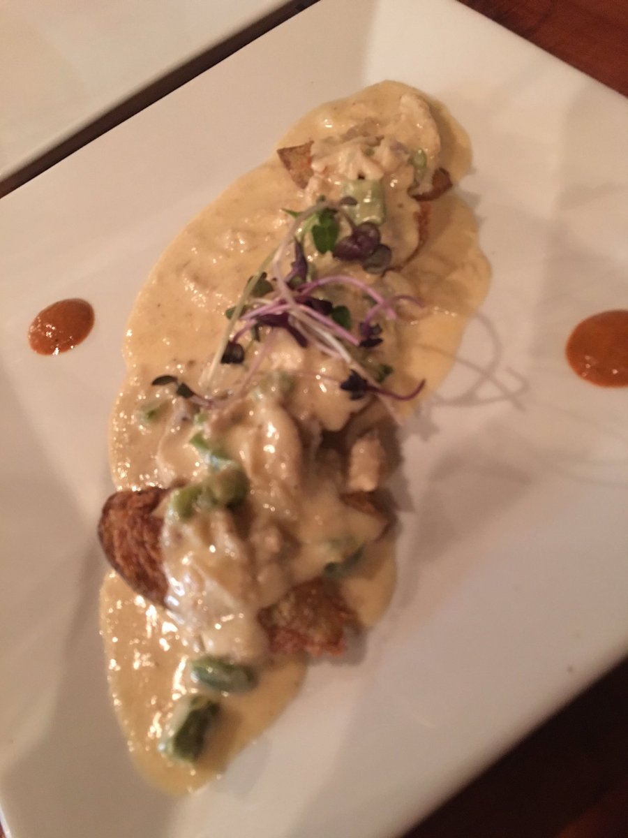 Whit_225's tweet photo. Never disappoints at @GouterBR! crab pizza,wild boar belly, nutty scallops, fat back,eggplant w/crab Augratin &amp;more! https://t.co/VyHJesqfTB