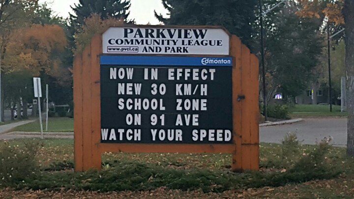 Traffic Safety in <a href="/ParkviewYEG/">ParkviewYEG</a>. #yeg <a href="/VisionZeroCA/">#VisionZero Canada</a> #safety #yegcc