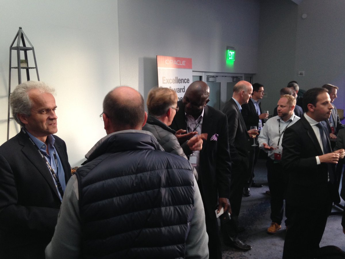 MichelMariet's tweet photo. Success has to be celebrated @oracleopenworld #oow16 #emeaps #opncentral #opncloud partners https://t.co/oMJTwyF5jh