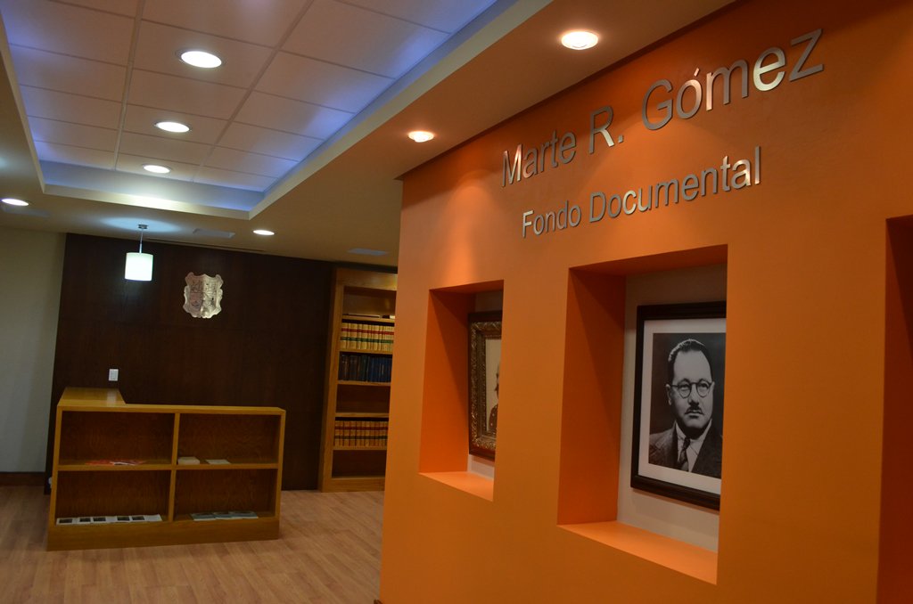AbstractoCult's tweet photo. En julio de 2012 se creó el Fondo Documental #MarteRGómez en la Biblioteca municipal con su nombre #6InformeETC https://t.co/ydJAvp0DmS
