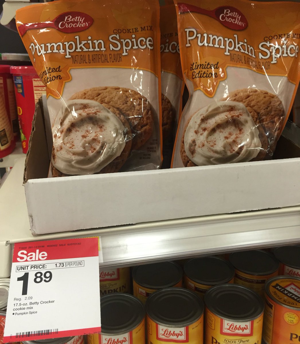tgtsuzy's tweet photo. Handed out fresh pumpkin spice cookies at the morning huddle and #t1929 approves! #pumpkinstylelife https://t.co/8wgA2XGc3a