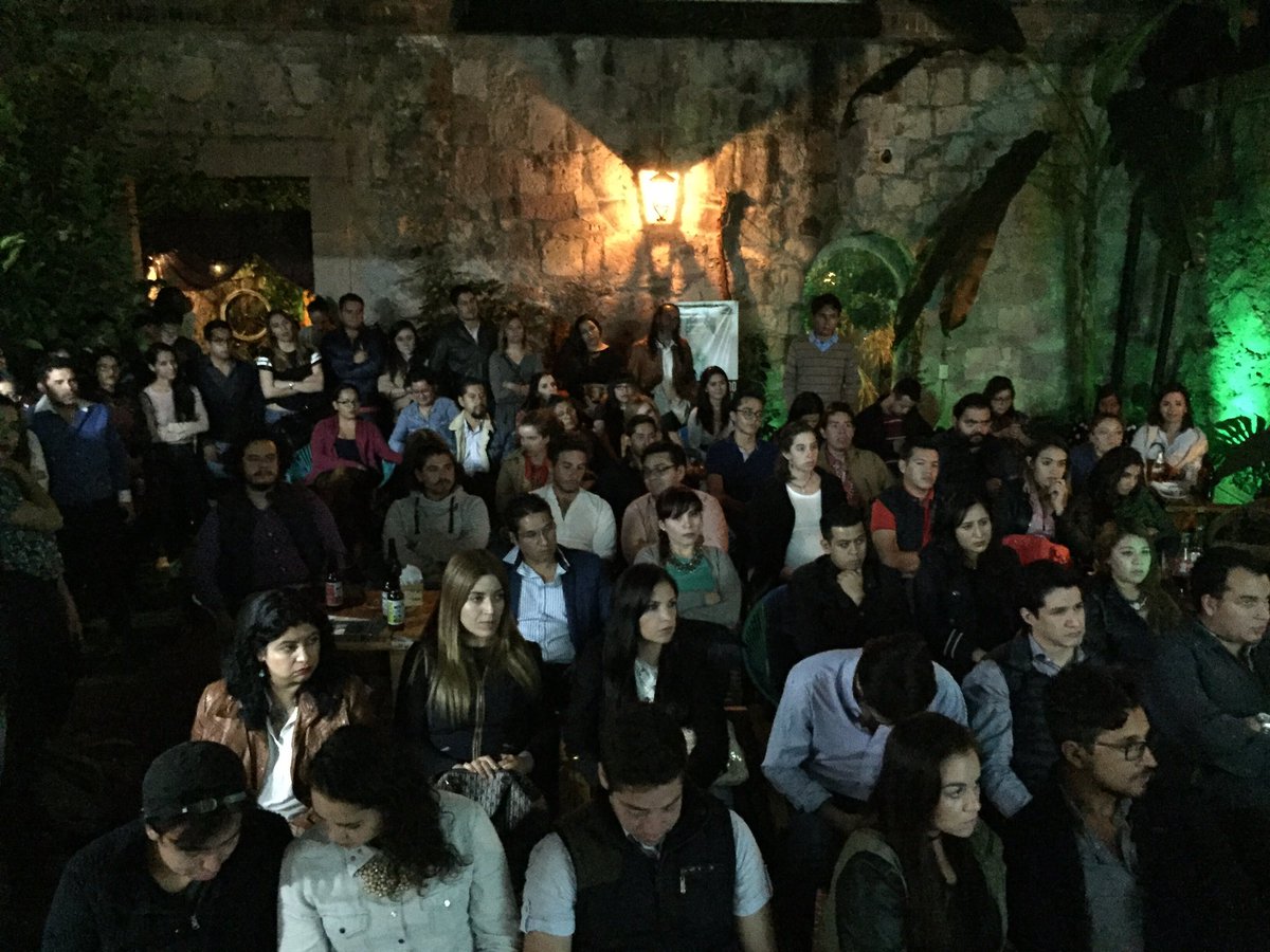 andreszavalas's tweet photo. @startupmexico @theventure lleno total en #MeetupESMorelia, más de 80 asistentes. https://t.co/XxhFY3OhDi