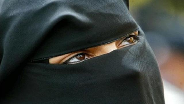 ad20I7's tweet photo. طالبت شابة إماراتية محكمة أبو ظبي السماح لها بإجراء عملية تحول جنسي باعتبارها "لا تشعر بالانتماء إلى الجنس الأنثوي".
من العمر 29 عاما، https://t.co/Ll6I5Ng7zB