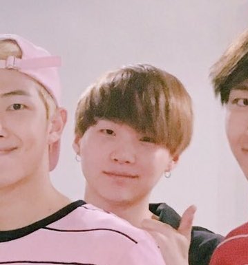 renard_fox_'s tweet photo. どんなクラスメイトでも大事にしようと思える画像

#笑ってはいけないBTS24時 
#BTSで妄想 https://t.co/zNBFV1cbIY