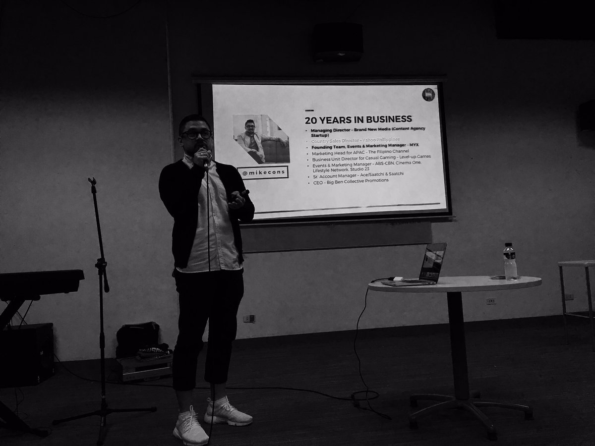 mintMBM's tweet photo. Happening now: Mike Constantino talking about Consumer Behavior #SHUFFLE #MBMWeek2016 https://t.co/G36TdMBJ8g