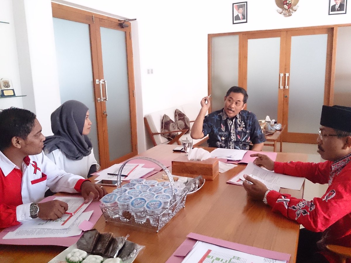 kpakabbwi's tweet photo. Koordinasi dengan Wakil Bupati selaku Ketua Pelaksana @kpakabbwi  Bpk Yusuf Widyatmoko dlm penanggulangan HIV Kab.Banyuwangi https://t.co/9gOeUhsWSp