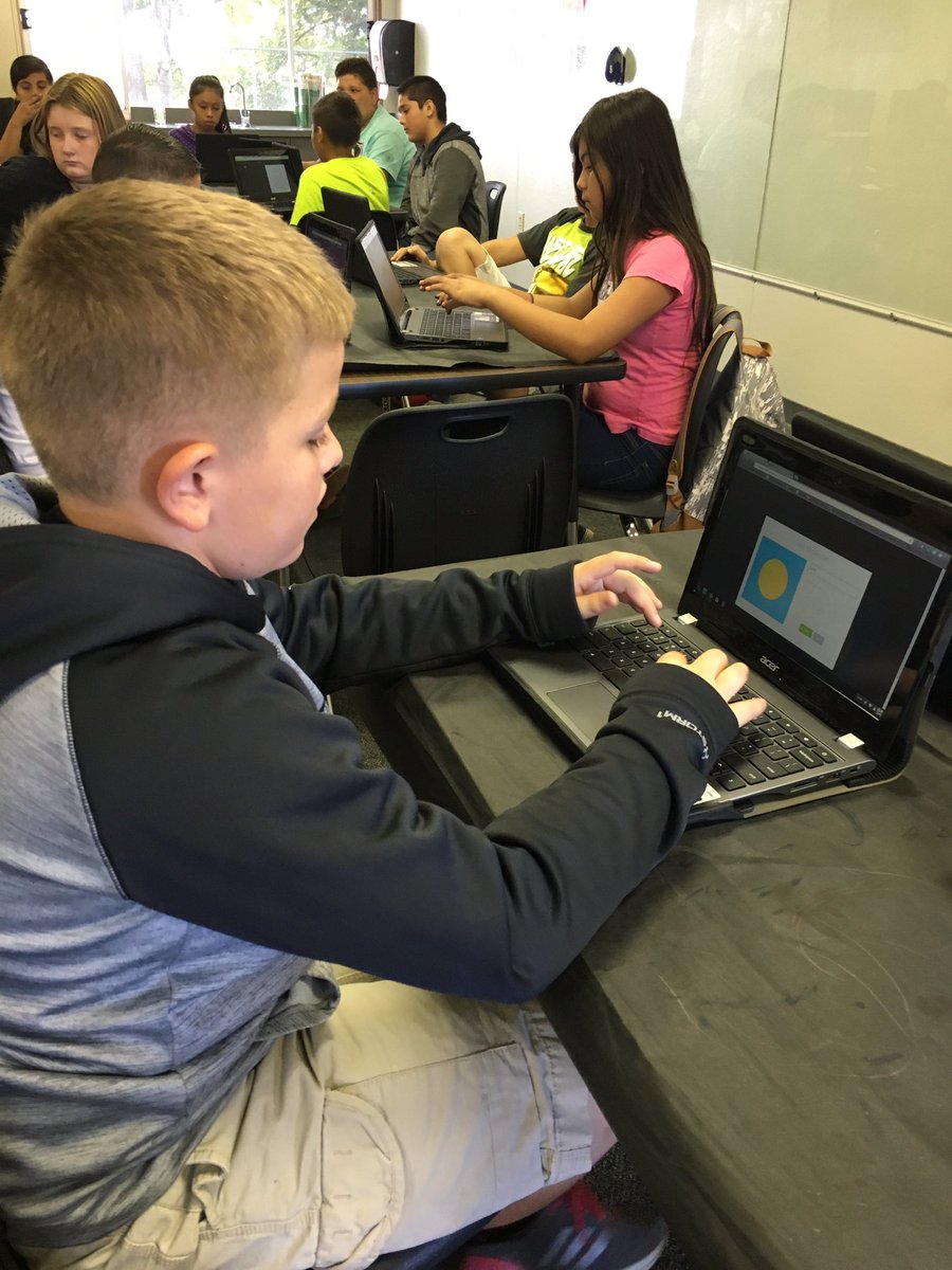 32davinci's tweet photo. Writing Code AND doing Art- Davinci Academy Rocks! https://t.co/bMjLHJTBUn