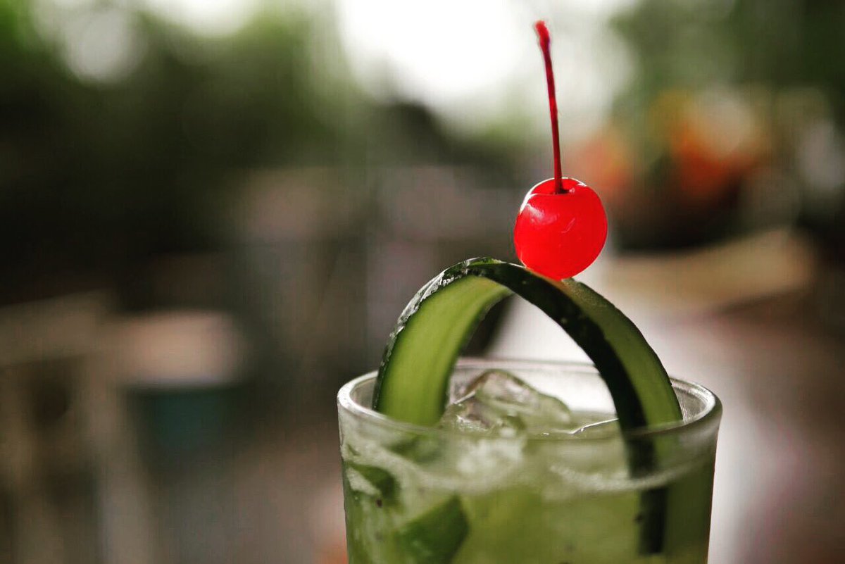 No #Monday's complete without cocktail. Thanks for dropping <a href="/sindhenapp/">SINDHÈN APP</a> 🙌🏻 #KosendaHotel #AwanLounge #CHILLwithSTYLE