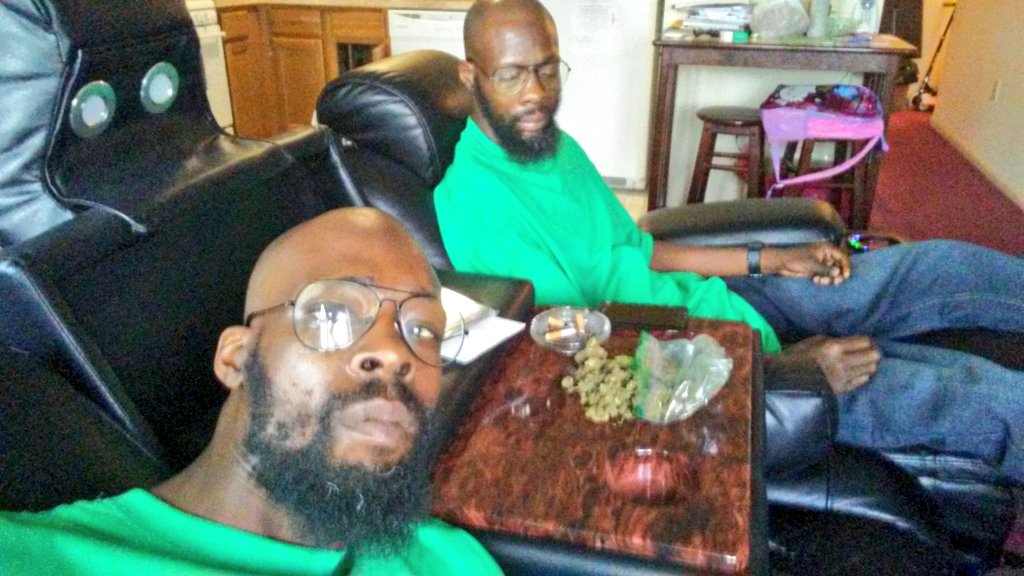 FilthyBrotherz's tweet photo. The (HARDCORE TWINS) EnJoying Solitude Time On Fresh Leather Recliner ChairsπΊπΊWit Groovy Marble Interior Tables! πͺππ₯ https://t.co/2NiqAhEObM