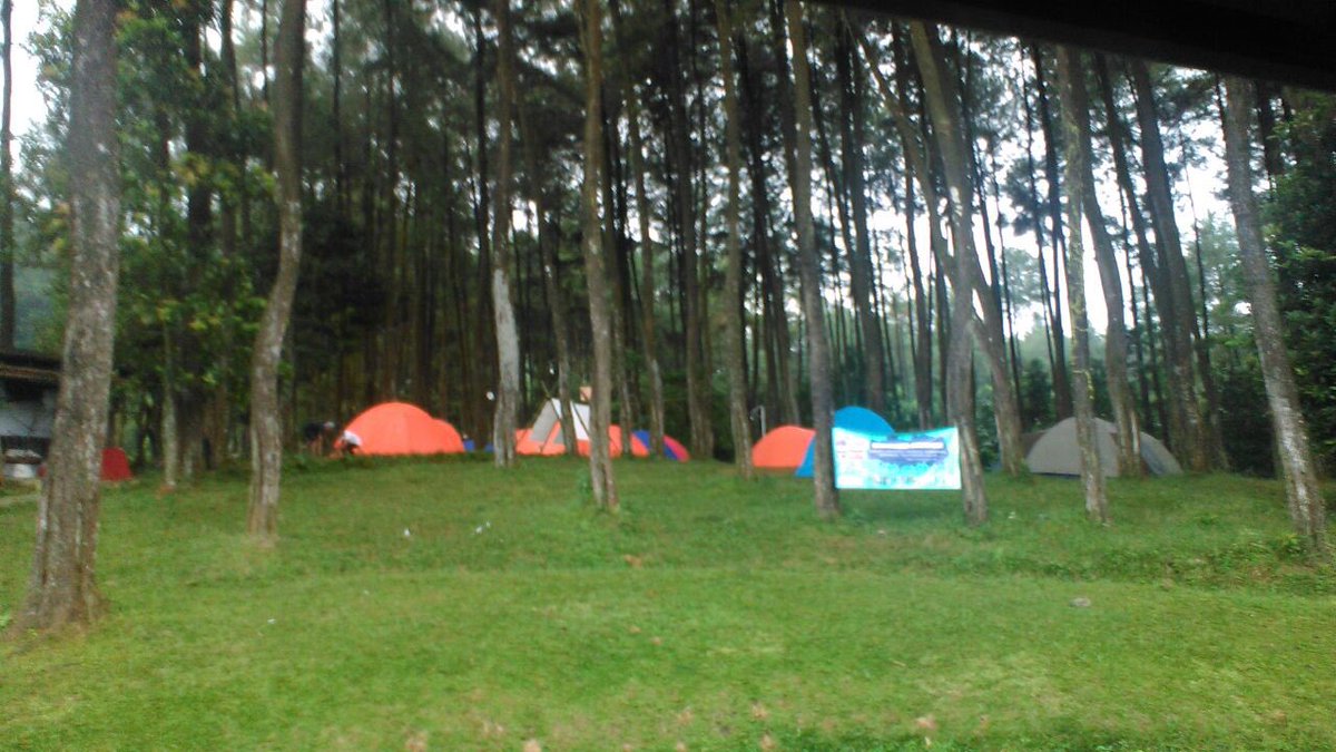 PUSADparamadina's tweet photo. Active-Peace Camp Pemuda dari Cirebon, Sukabumi, Tasikmalaya, Garut, Ciamis, Kuningan @READY_INA #PeaceDay https://t.co/4QPHn4NVKq