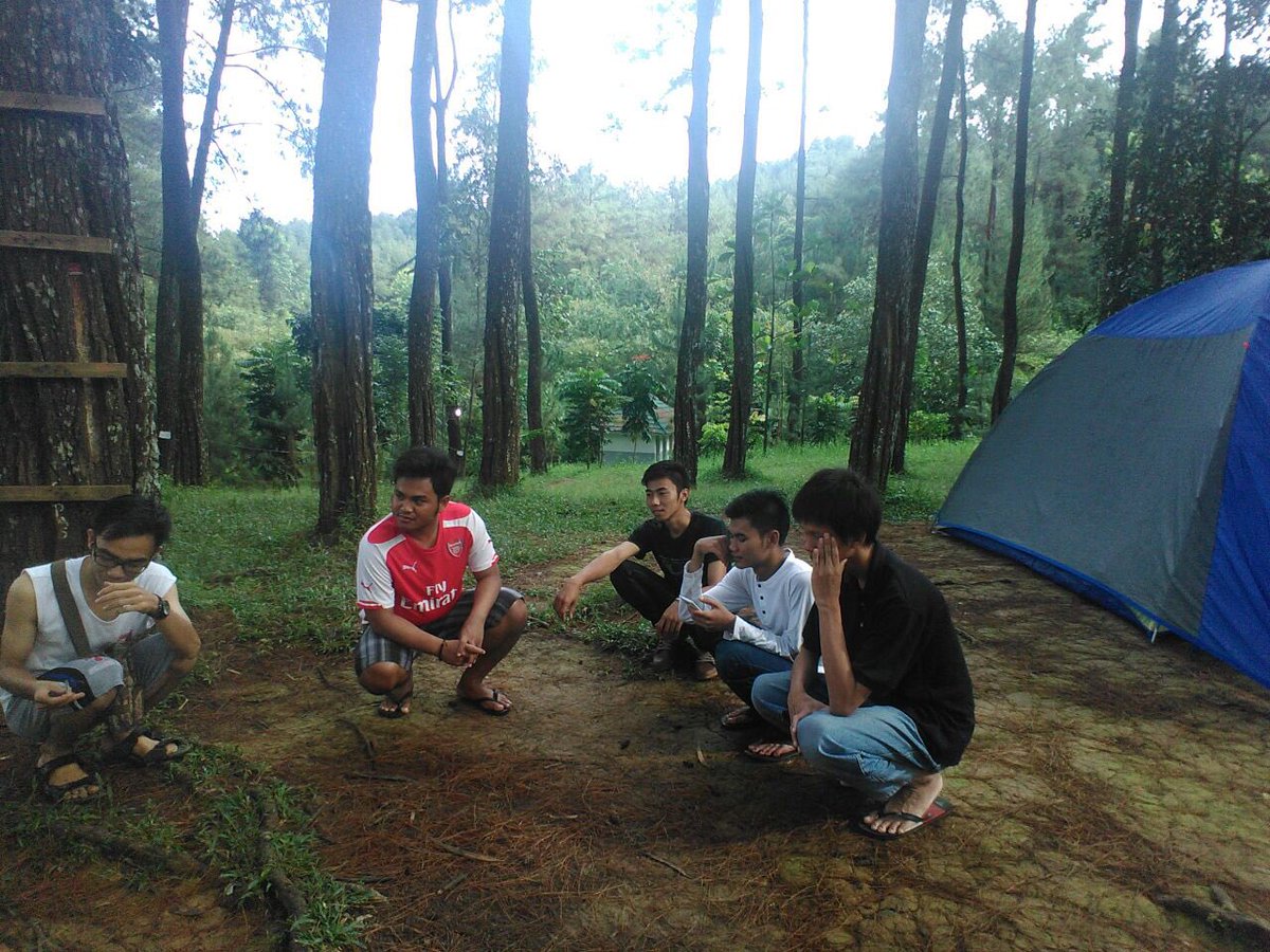 PUSADparamadina's tweet photo. Active-Peace Camp Pemuda dari Cirebon, Sukabumi, Tasikmalaya, Garut, Ciamis, Kuningan @READY_INA #PeaceDay https://t.co/4QPHn4NVKq