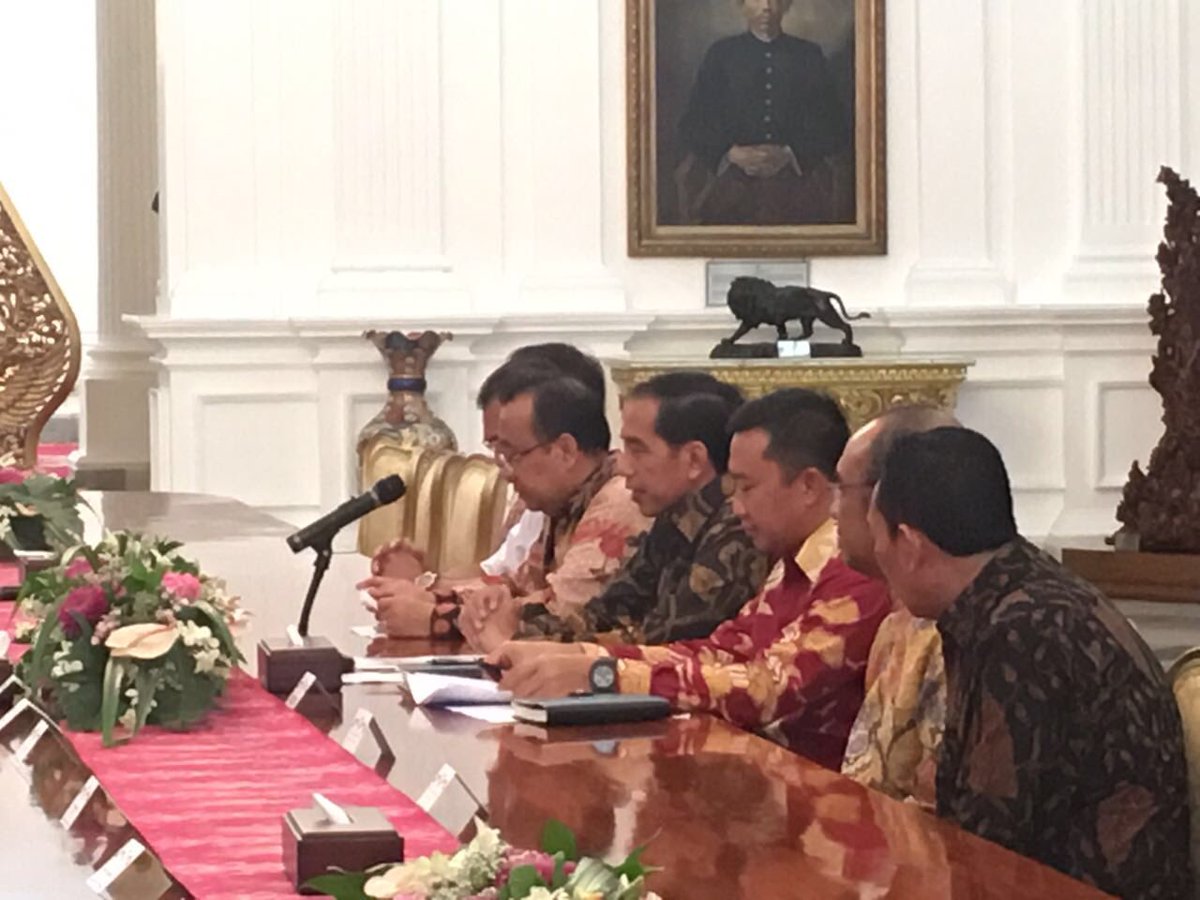 imam_nahrawi's tweet photo. Terima kasih bapak presiden @jokowi memberikan apresiasi yang luar biasa dipagi ini kepada atlet paralympic games 2016 , #pahlawanOlahraga https://t.co/sxmkWdp4Tp