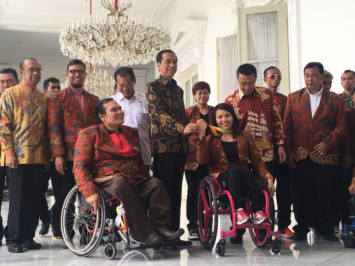 imam_nahrawi's tweet photo. Terima kasih bapak presiden @jokowi memberikan apresiasi yang luar biasa dipagi ini kepada atlet paralympic games 2016 , #pahlawanOlahraga https://t.co/sxmkWdp4Tp
