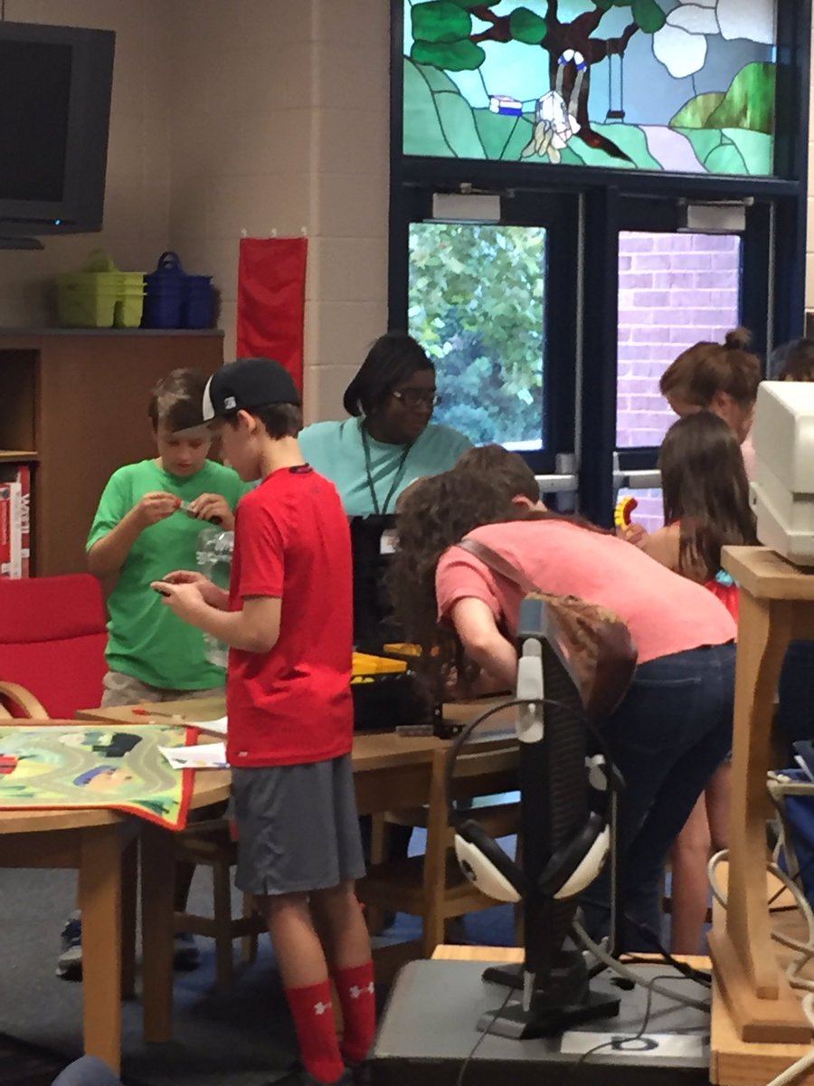 r3harmon's tweet photo. Exciting things happening at PRE! @PineRidgeEagles #pineridgestem https://t.co/V0iqom4Tg2