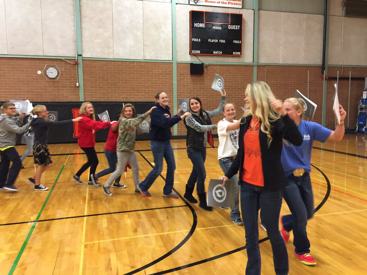 mttriumph's tweet photo. Check out all these kids taking some time to learn a thing or two about IGE and Maslow! #cispusmagic #awsl https://t.co/MO7ZpoXUAy