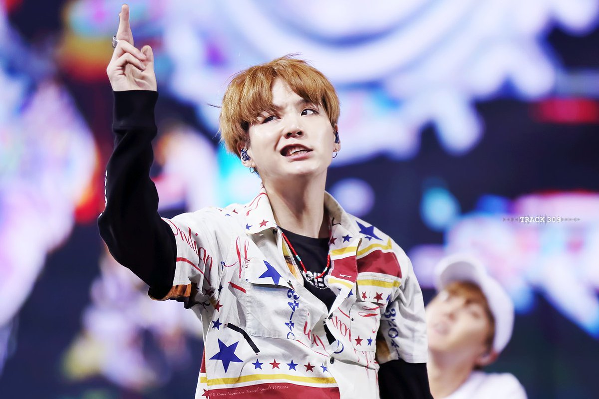 btxagust's tweet photo. @sujeongryui mau diapain ae tetep cakep. namanya juga suganteng https://t.co/cIVc71mrYo