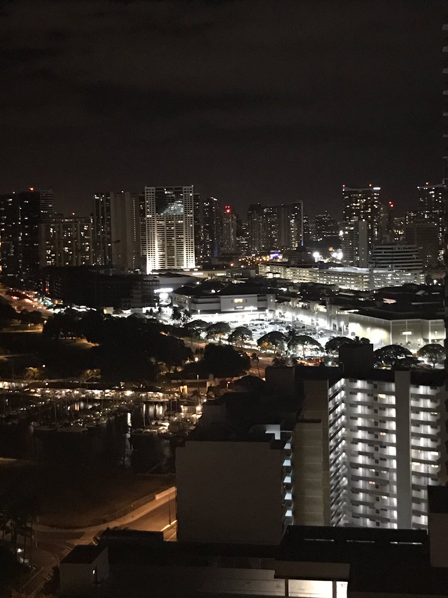 MikeKulick's tweet photo. I think it's safe to say that the camera's low light feature on the #iPhone7Plus works kind of okay. #Honolulu https://t.co/4fL8gSVl56