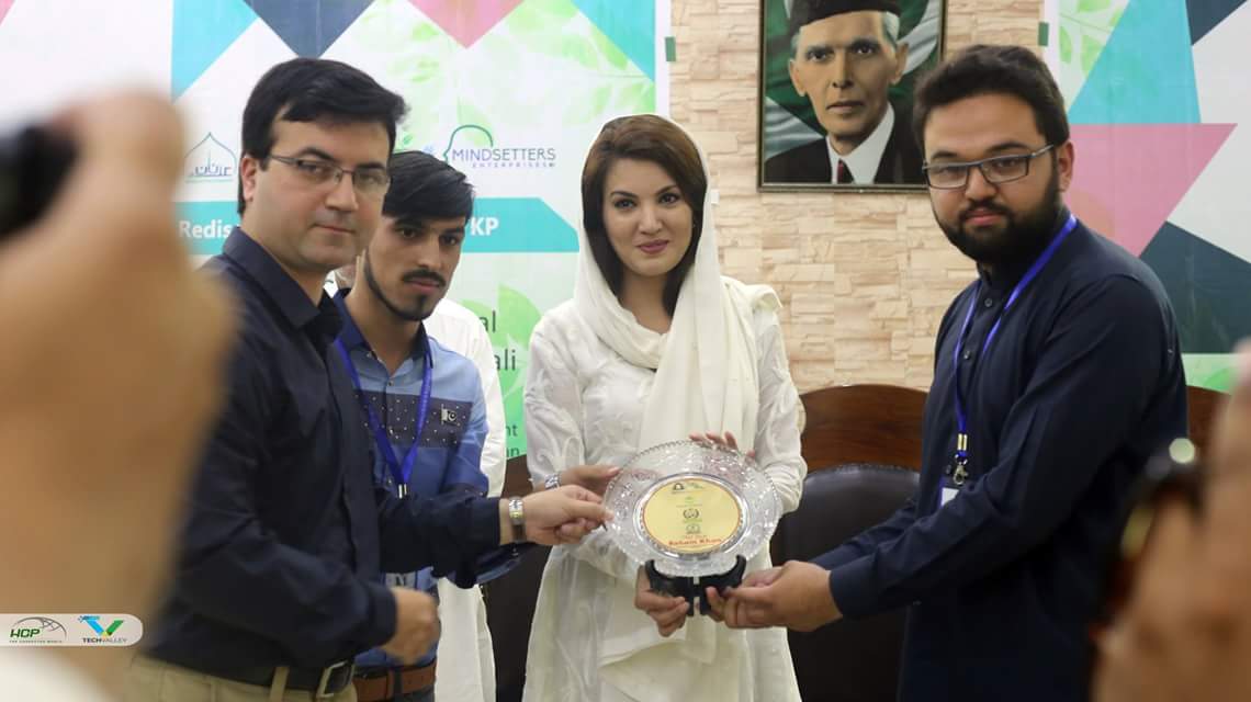 jalalsherazi's tweet photo. Thank you mam
#GoZEST16
#RediscoverKP
@RehamKhan1 @sapnatariq1 @BilalAzmat7 @1RehamKhan @reham_team @pyaofficial https://t.co/9g4Ist1HcF