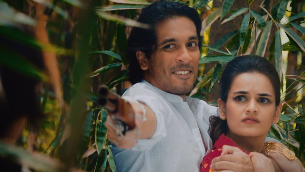 naukavi's tweet photo. "Har ladka kabhi na kabhi ek ladki par goli chalana chahta hai." 🔫 #DakuSultanKazi #ACurseIsUponUs https://t.co/mm45ZuzuWT