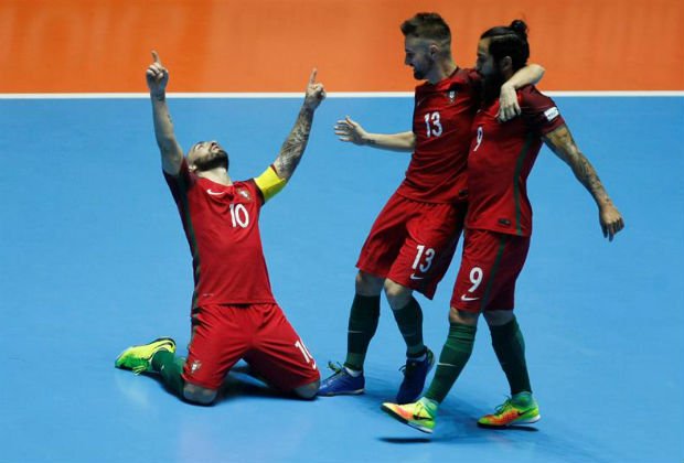 WinSportsTV's tweet photo. Mundial de Fútsal | Portugal sigue con paso firme, goleó a Costa Rica y avanzó a cuartos.
https://t.co/yYGEgGAXMy https://t.co/pts5x2PkWY