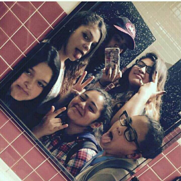 mollyasf2002's tweet photo. ✨😄#Makemesmile.Come chat with me #liveme #livemoment mnsblue101:doind
https://t.co/oFSYpvPOMB https://t.co/IoSFssV2k1