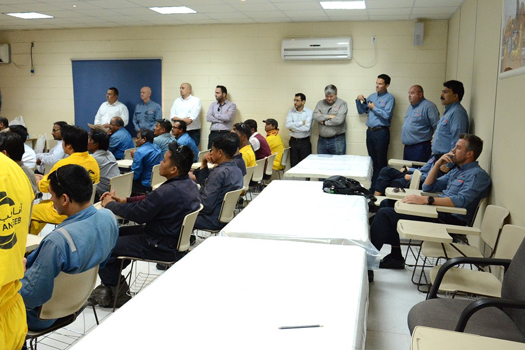 ANABEEB_Company's tweet photo. Yesterday, Anabeeb’s Pipeline Division celebrated their 800,000 hours without LTI. #Pipeline #ThrustBoring https://t.co/XxkULIrT4H