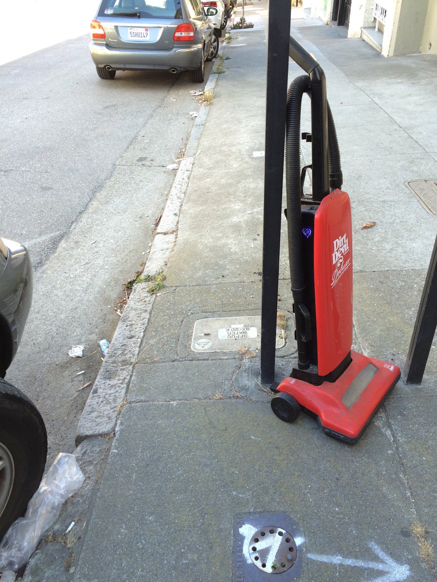 sftrashtreasure's tweet photo. Dirt Devil, indeed. Near 1148 Pacific Avenue. #randomsidewalkfinds #SanFrancisco #illegaldumping #dirtdevilvacuum #sidewalkdumping #recology https://t.co/YNQwSWSAuo