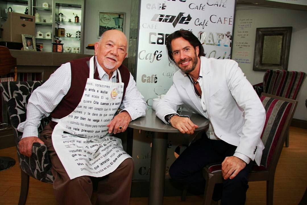 En <a href="/CafeElDicho/">Cafe El Dicho</a> junto a <a href="/benjarive/">benjamin rivero</a>