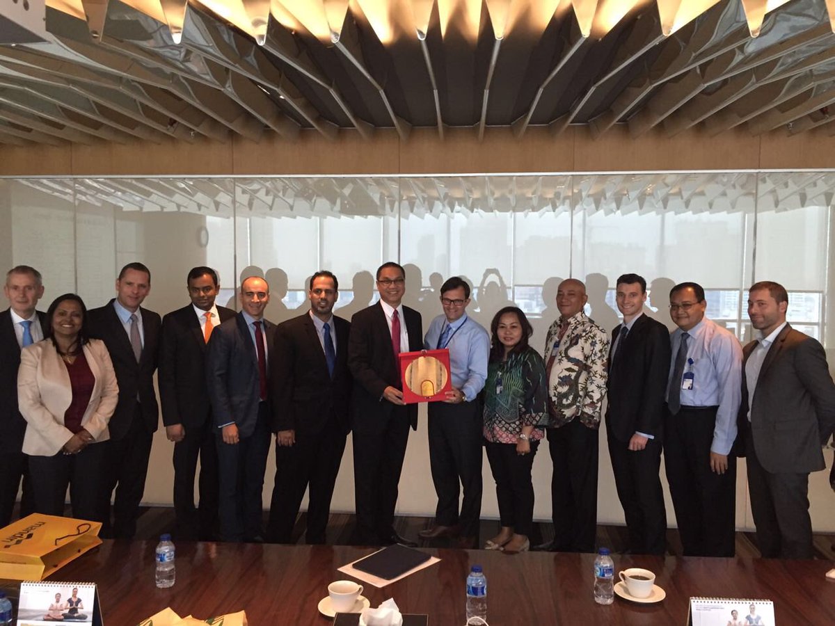 jphvds's tweet photo. AXA Gulf &amp; Bank Muscat to visit AXA MANDIRI. Great working session. Together sharing value of great partnerships https://t.co/y6L2nb0Ums