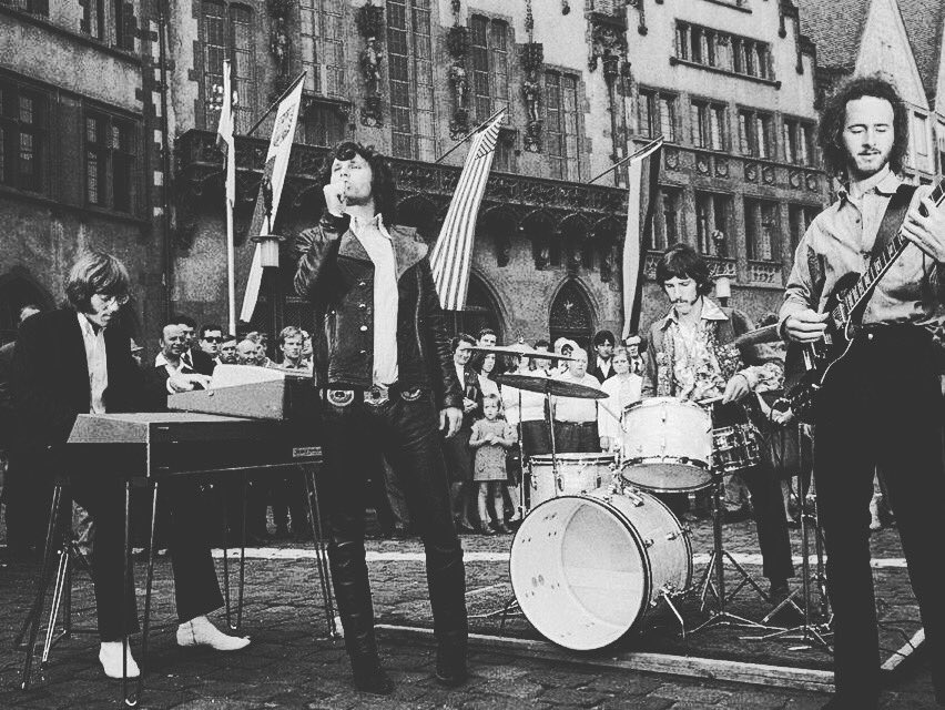 ProMaster_HD's tweet image. This Week in Music History: On September 23, 1967 #TheDoors released their hit, "People Are Strange".