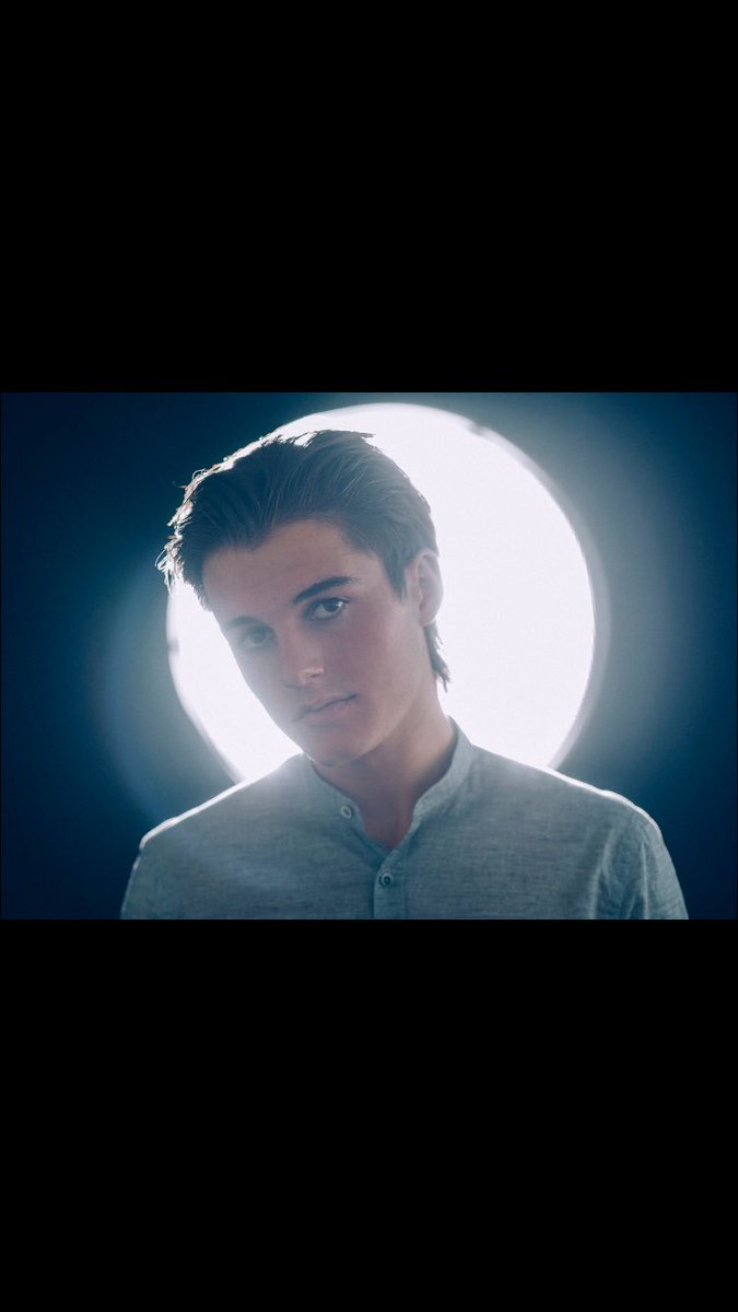 CAMSBOOGIE's tweet photo. we would be such a cute couple (hint hint wink wink😏) @iamKennyHolland https://t.co/xEPQ2oHsRJ