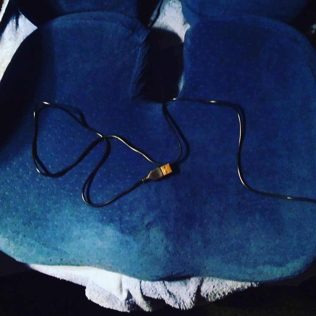Heated Seat Cushion #ChiroDoc amztk.com/heated-cushion