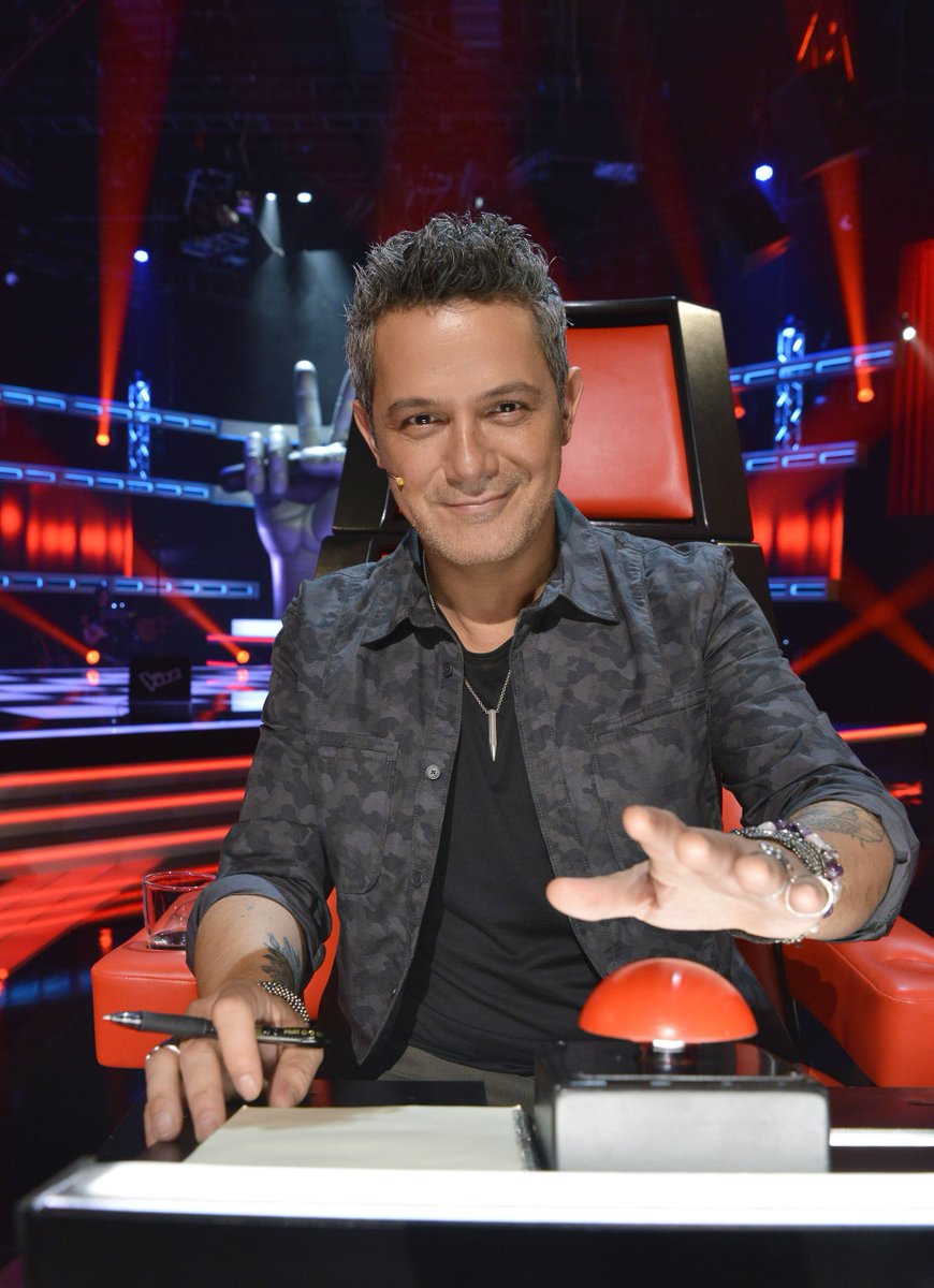 telemaniaes's tweet photo. ¡#LaVozVuelve arrasando! Más de 3,3 M y un 28,7% de cuota, el 2º mejor 'share' de su historia 🎤👏😊 @lavoztelecinco https://t.co/RMTiP9yMC8 https://t.co/Um6iQwYCtg