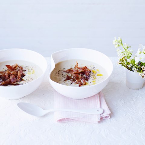 SainsburysMag's tweet photo. Candied vanilla bacon transforms simple white bean soup into a dinner-party spectacular! Get the recipe in #SeptMag https://t.co/lrwqPjUj8J