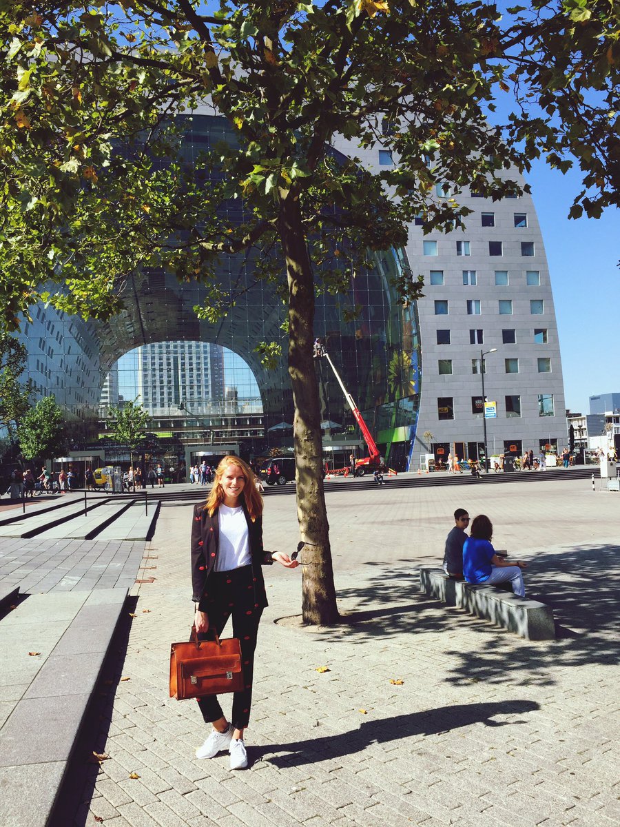 Wie gaan er vanavond nog meer naar de #masterclass #ondernemen van @Annicvw in de #Bibliotheek <a href="/rotterdam/">Gemeente Rotterdam</a> ?Ik heb er zin in! 🙌🏻 Fijne dag! 💋