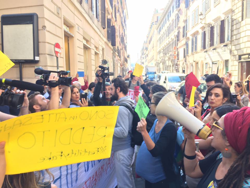 ZeroViolenza's tweet image. Il saluto del #FertilityFake al convegno sul #FertilityDay di Roma bit.ly/2cvNPIF @Sign_naF @maricadipierri @DinamoPress